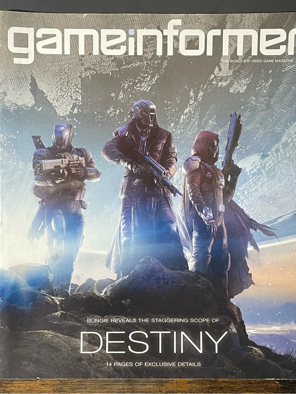 Destiny(PS4)/ GameInformer Bundle - Picture 2 of 6